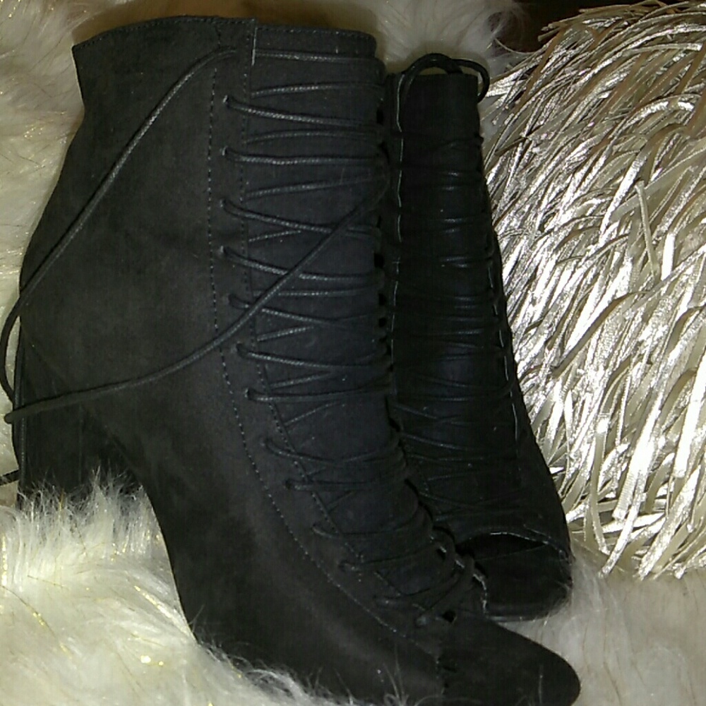 Boots - Picture 2 of 3
